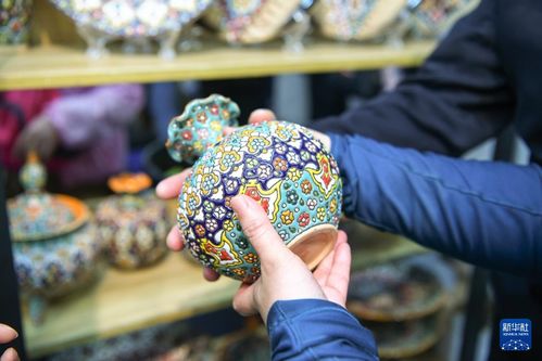 多國(guó)工藝品匯聚中俄博覽會(huì) 工藝美術(shù)品與禮儀用品銷(xiāo)售亮點(diǎn)紛呈